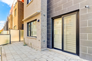 119 High St W, Mississauga, ON L5H 1K4, Canada, ,  