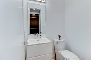 119 High St W, Mississauga, ON L5H 1K4, Canada, ,  