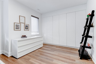 119 High St W, Mississauga, ON L5H 1K4, Canada, ,  