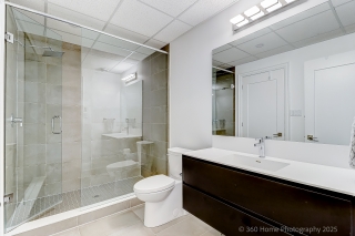 119 High St W, Mississauga, ON L5H 1K4, Canada, ,  