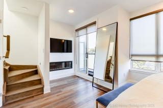 119 High St W, Mississauga, ON L5H 1K4, Canada, ,  