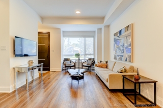 119 High St W, Mississauga, ON L5H 1K4, Canada, ,  