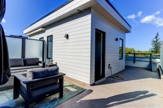 119 High St W, Mississauga, ON L5H 1K4, Canada, ,  