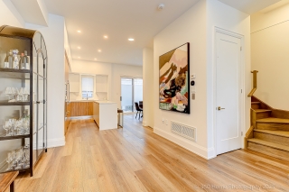 119 High St W, Mississauga, ON L5H 1K4, Canada, ,  
