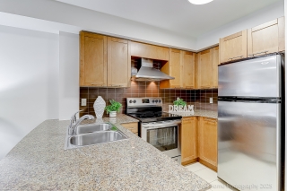 Unit 256-318 John St., Markham, ON L3T 0B1, Canada, ,  