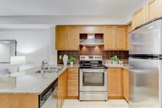Unit 256-318 John St., Markham, ON L3T 0B1, Canada, ,  