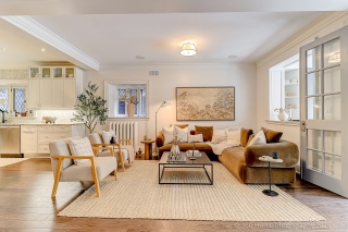 21 Wilson Park Rd, Toronto, ON M6K 3B6, Canada, ,  