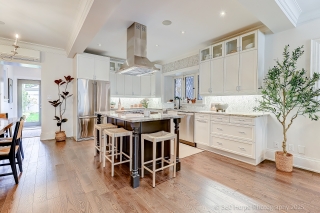 21 Wilson Park Rd, Toronto, ON M6K 3B6, Canada, ,  