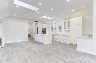 194 Roe Ave, Toronto, ON M5M 2J2, Canada, ,  