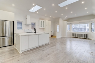 194 Roe Ave, Toronto, ON M5M 2J2, Canada, ,  