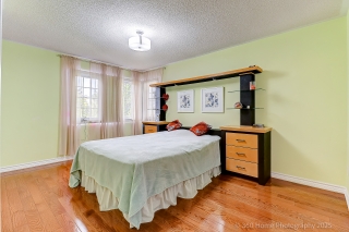 32 Heathcliffe Square, Brampton, ON L6S 5P7, Canada, ,  