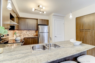 Unit 143-326 John St., Markham, ON L3T 0B1, Canada, ,  