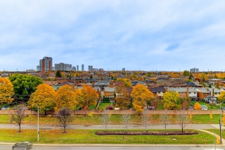 Unit 605-202 Burnhamthorpe Rd E, Mississauga, ON L5A 0B2, Canada, ,  