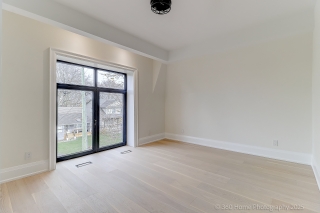 28 Pine Ave S, Mississauga, ON L5H 2P6, Canada, ,  