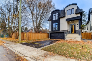 28 Pine Ave S, Mississauga, ON L5H 2P6, Canada, ,  