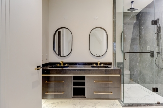 28 Pine Ave S, Mississauga, ON L5H 2P6, Canada, ,  