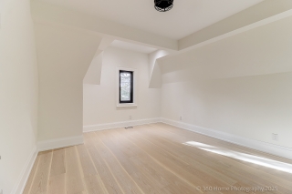 28 Pine Ave S, Mississauga, ON L5H 2P6, Canada, ,  