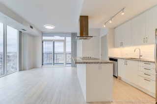 Unit 1307-20 Gatineau Dr, Vaughan, ON L4J 0L3, Canada, ,  