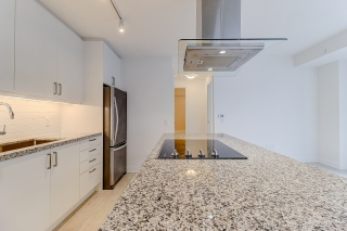 Unit 1307-20 Gatineau Dr, Vaughan, ON L4J 0L3, Canada, ,  