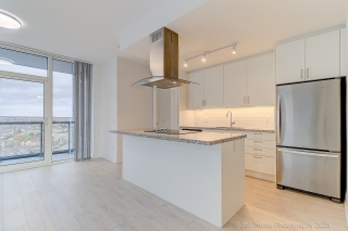 Unit 1307-20 Gatineau Dr, Vaughan, ON L4J 0L3, Canada, ,  