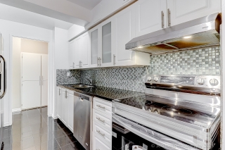 Unit 1107- 1 Royal Orchard Blvd, Thornhill, ON L3T 3C2, Canada, ,  