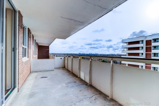 Unit 1107- 1 Royal Orchard Blvd, Thornhill, ON L3T 3C2, Canada, ,  