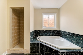 304 Drummond Dr, Maple, ON L6A 3C2, Canada, ,  