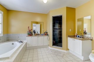 806 White Clover Way, Mississauga, ON L5V 3C5, Canada, ,  