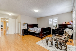 806 White Clover Way, Mississauga, ON L5V 3C5, Canada, ,  