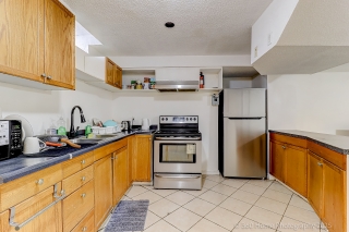 806 White Clover Way, Mississauga, ON L5V 3C5, Canada, ,  