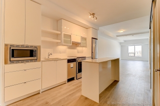 Unit 811-2433 Dufferin St, York, ON M6E 0B4, Canada, ,  