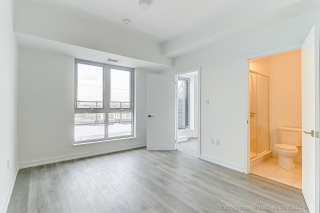 Unit 811-2433 Dufferin St, York, ON M6E 0B4, Canada, ,  