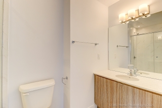 Unit 811-2433 Dufferin St, York, ON M6E 0B4, Canada, ,  