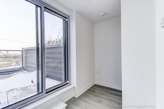 Unit 811-2433 Dufferin St, York, ON M6E 0B4, Canada, ,  