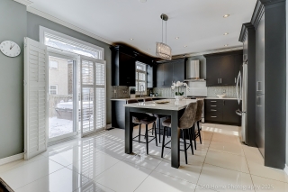 381 Summeridge Dr, Thornhill, ON L4J 8T7, Canada, ,  