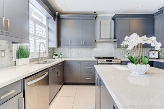 381 Summeridge Dr, Thornhill, ON L4J 8T7, Canada, ,  