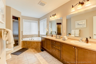 381 Summeridge Dr, Thornhill, ON L4J 8T7, Canada, ,  