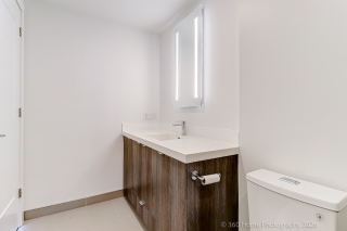 Unit 316-30 Inn On The Pk Dr, North York, ON M3C 0P7, Canada, ,  