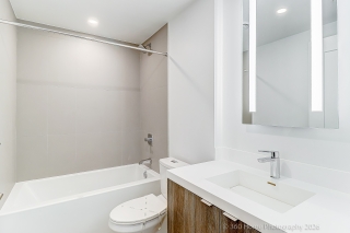 Unit 316-30 Inn On The Pk Dr, North York, ON M3C 0P7, Canada, ,  