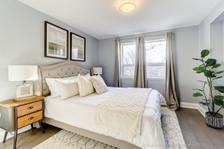 Unit 27-75 Strathaven Dr, Mississauga, ON L5R 3W1, Canada, ,  