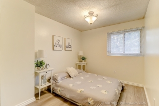 Unit 29-927 Burns St W, Whitby, ON L1N 6J5, Canada, ,  