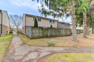 Unit 29-927 Burns St W, Whitby, ON L1N 6J5, Canada, ,  