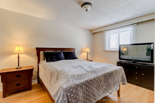9 Loscombe Dr, Bowmanville, ON L1C 3S8, Canada, ,  