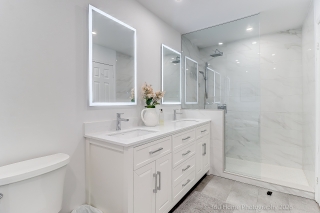 2444 Towne Blvd, Oakville, ON L6H 5X6, Canada, ,  