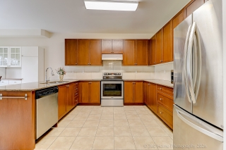 1045 Bob Scott Ct, Newmarket, ON L3X 3L5, Canada, ,  