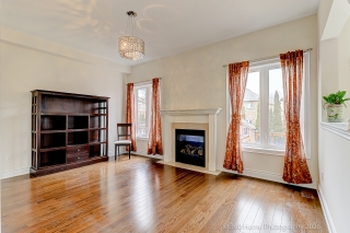 1045 Bob Scott Ct, Newmarket, ON L3X 3L5, Canada, ,  