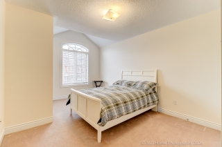 1045 Bob Scott Ct, Newmarket, ON L3X 3L5, Canada, ,  