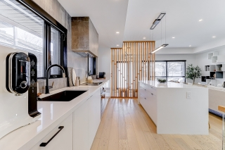 2498 Frankfield Rd, Mississauga, ON L5K 2A6, Canada, ,  