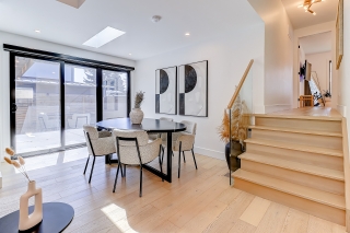 2498 Frankfield Rd, Mississauga, ON L5K 2A6, Canada, ,  