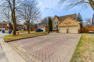 13 Eves Ct, Newmarket, ON L3Y 7P8, Canada, ,  